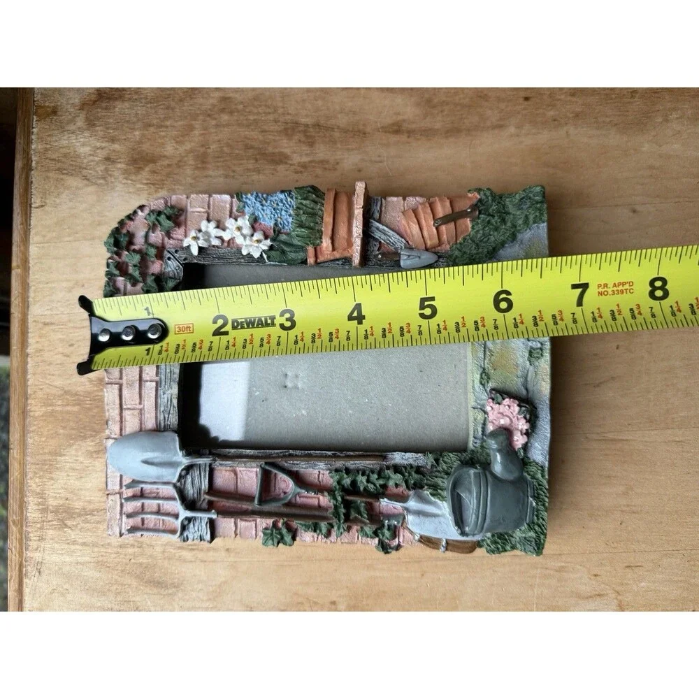 1999 Garden Tools Flowers Plants Dimensional 3.5 x 5 Photo Frame Stand